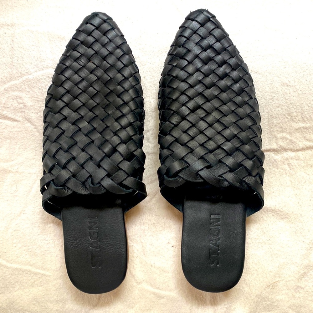 St. Agni Womens Caio Leather Mules - Black